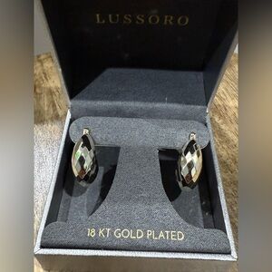 NEW Lussoro 18K Gold Plated Hammered Huggie Hoops in box